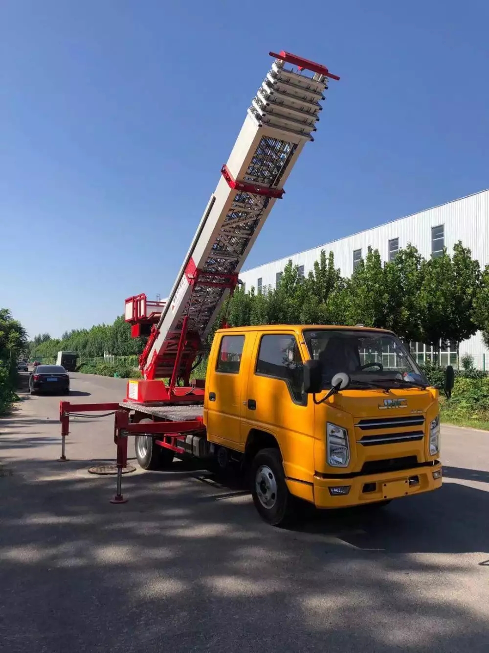 成华附近的云梯车出租服务：轻松解决高空作业需求